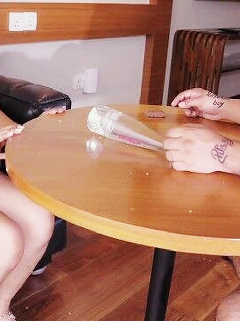 Escola (18+)